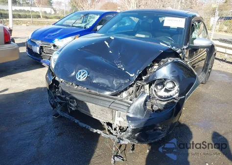 2018 Volkswagen Beetle 2.0T Dune z USA, uszkodzony, nr VIN 3VWSD7AT4JM713915